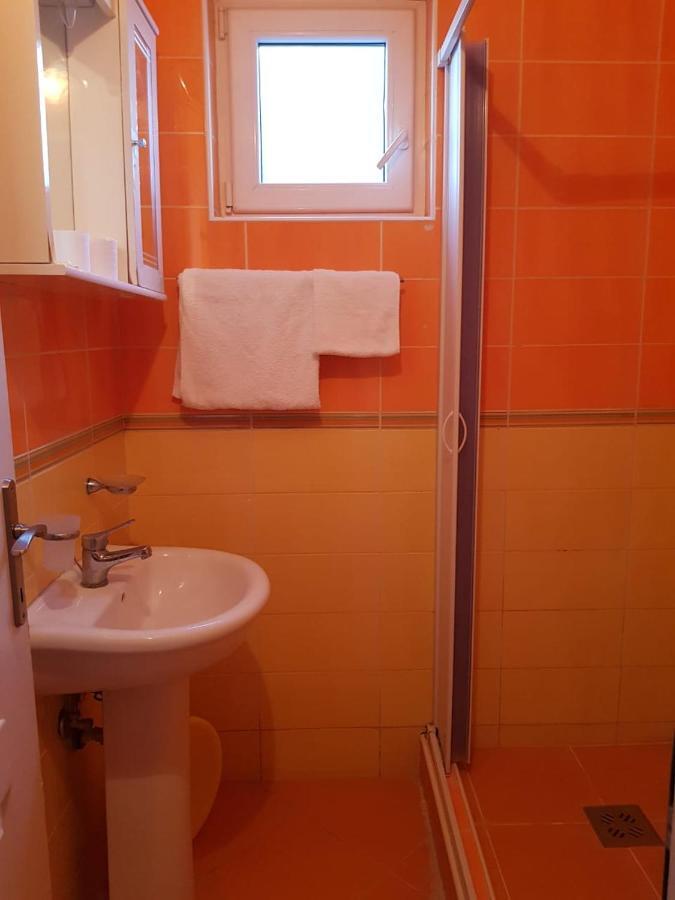 Apartments Galija Petrovac Ngoại thất bức ảnh
