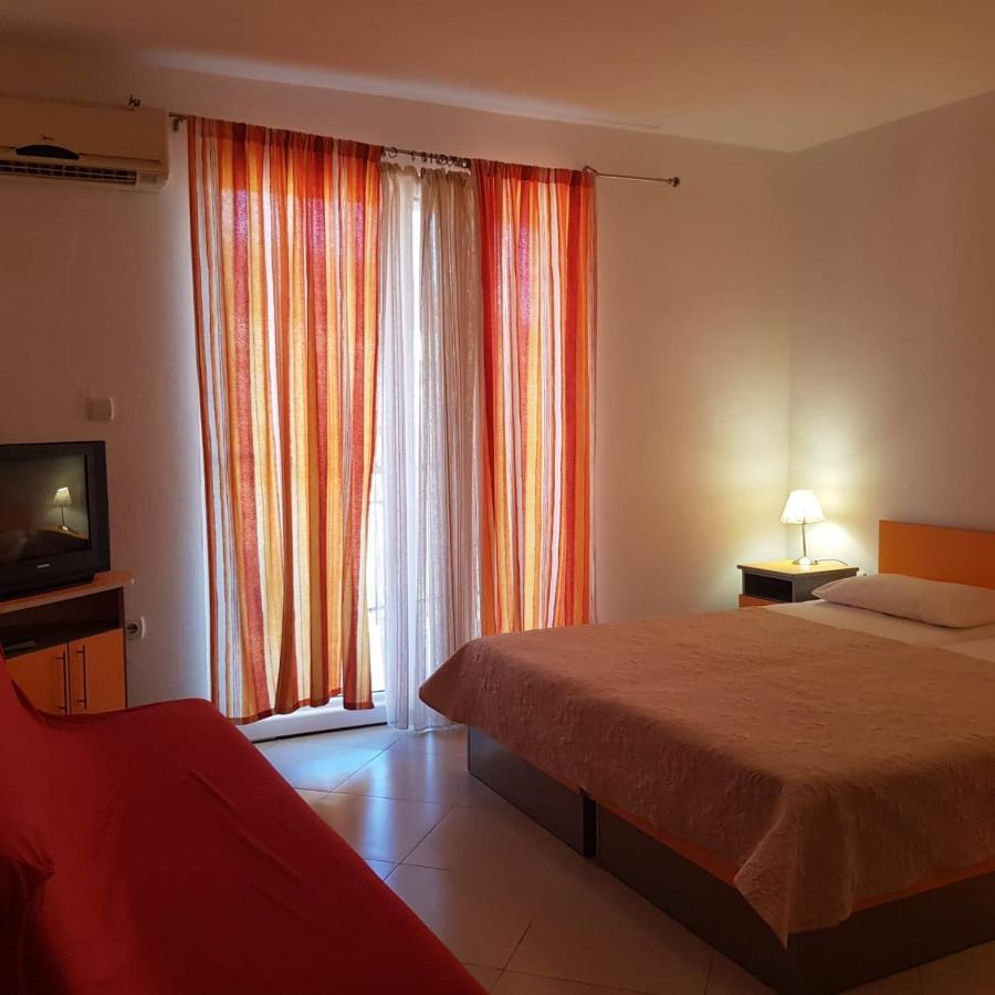 Apartments Galija Petrovac Ngoại thất bức ảnh